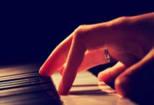 买股票平台怎么收费:股票网上开户条件-特朗普重申：美国将不再批准光伏或风电项目